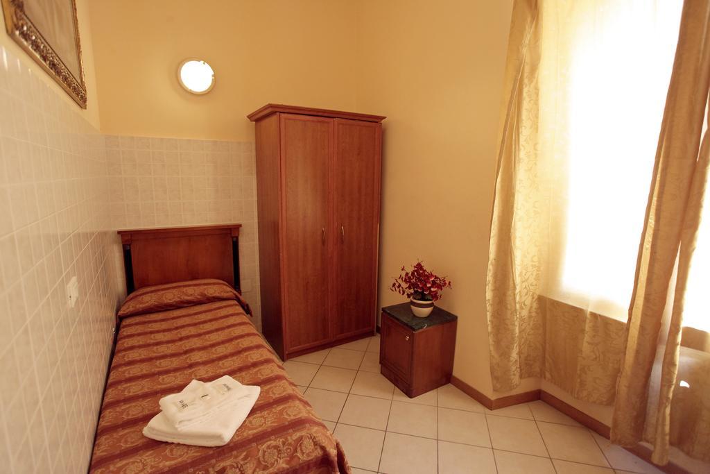 Stella Elsa Hotel Рим Екстериор снимка