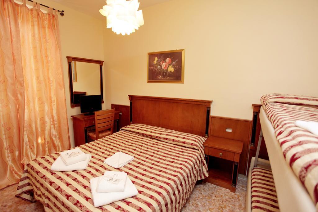 Stella Elsa Hotel Рим Екстериор снимка