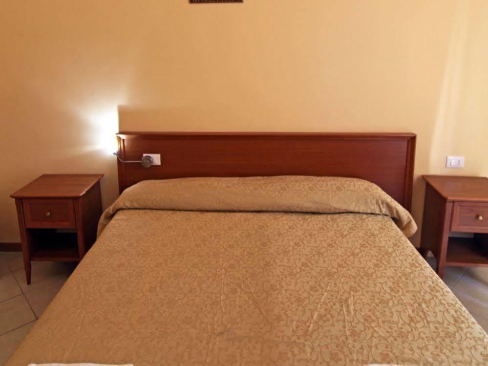 Stella Elsa Hotel Рим Екстериор снимка